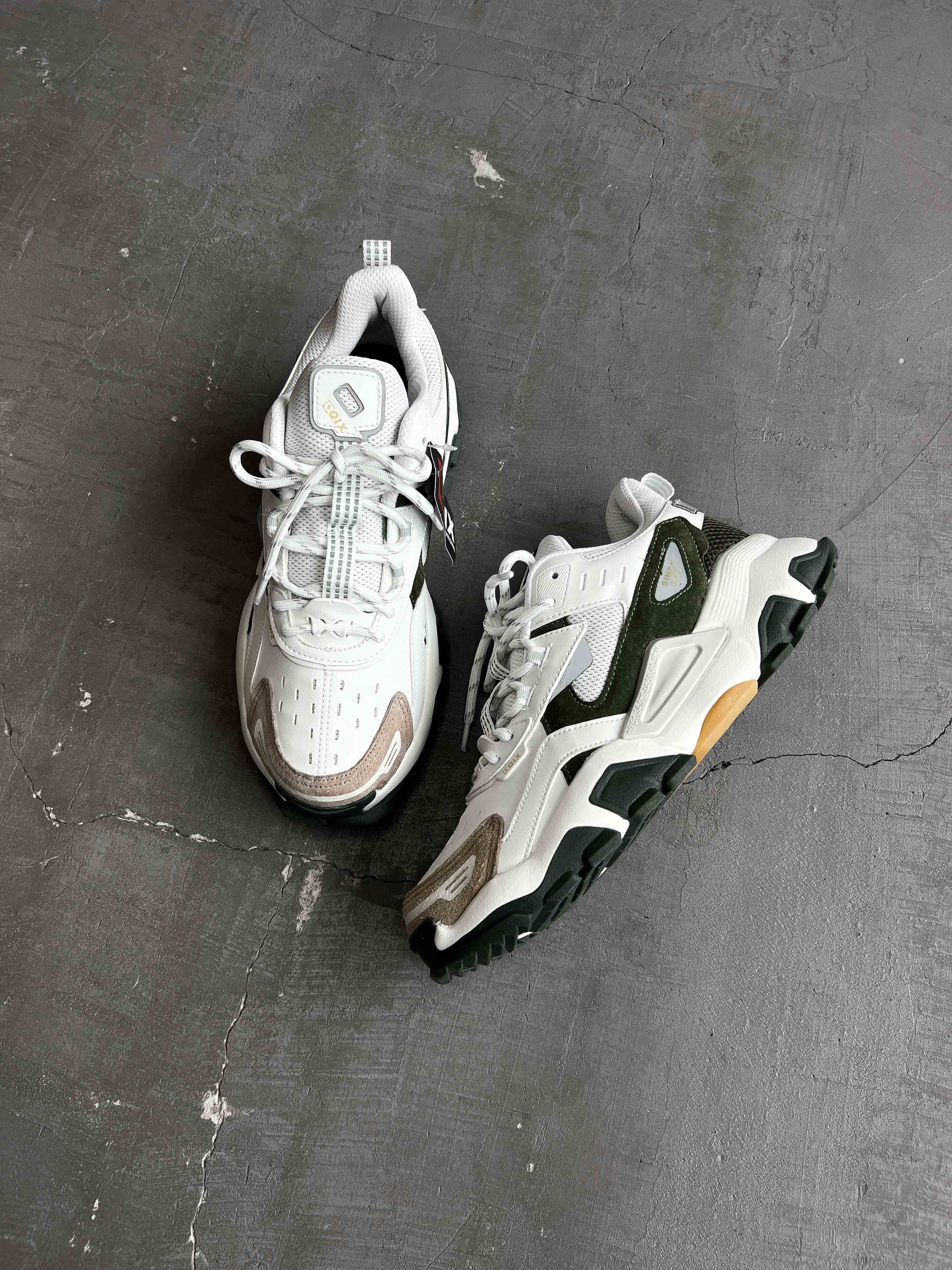 TÊNIS QIX TREK URBAN HIKING VERDE BRANCO | TEAHUPOO