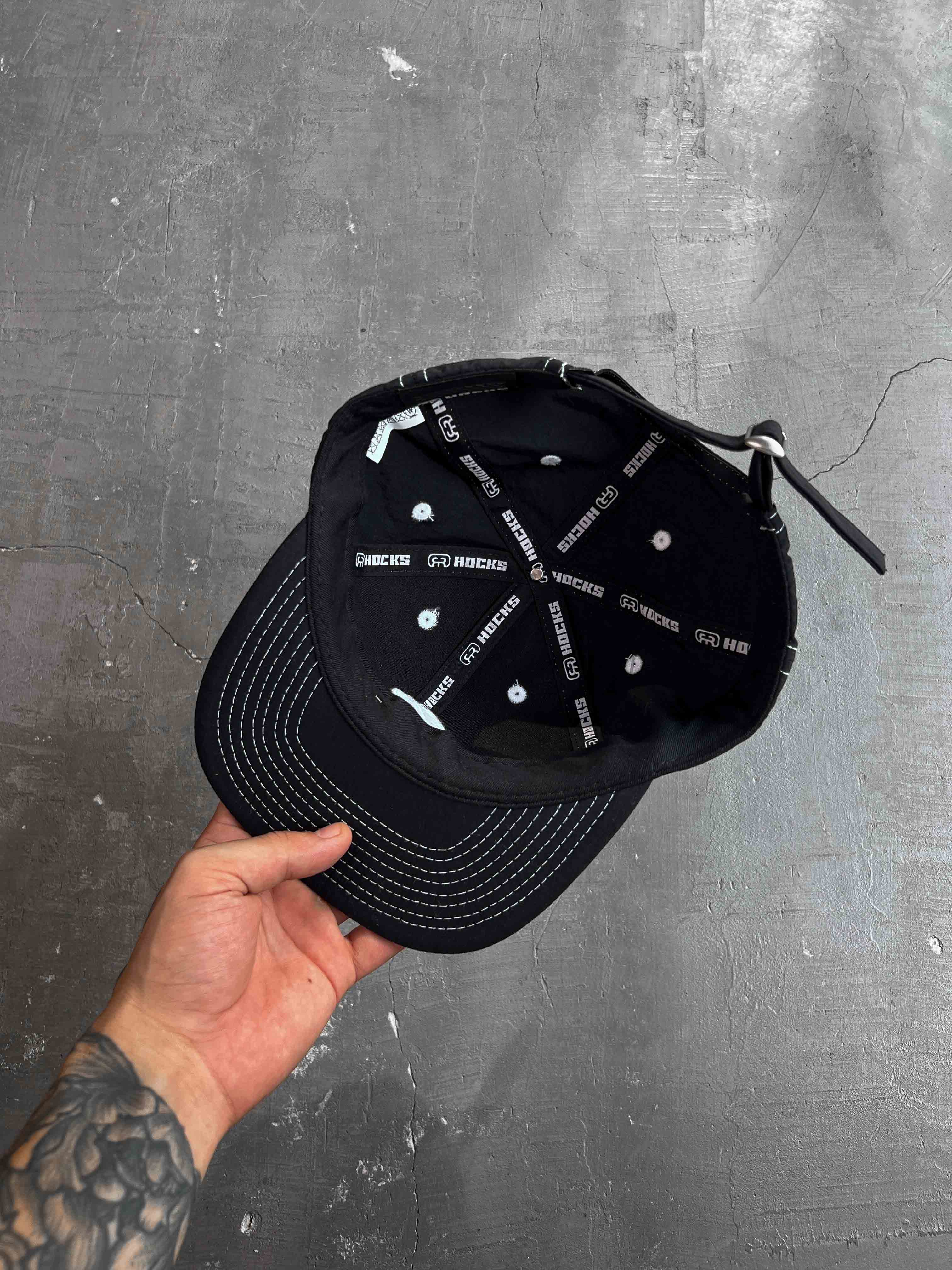 BONÉ HOCKS SIX PANEL PIXEL STRAPBACK | TEAHUPOO