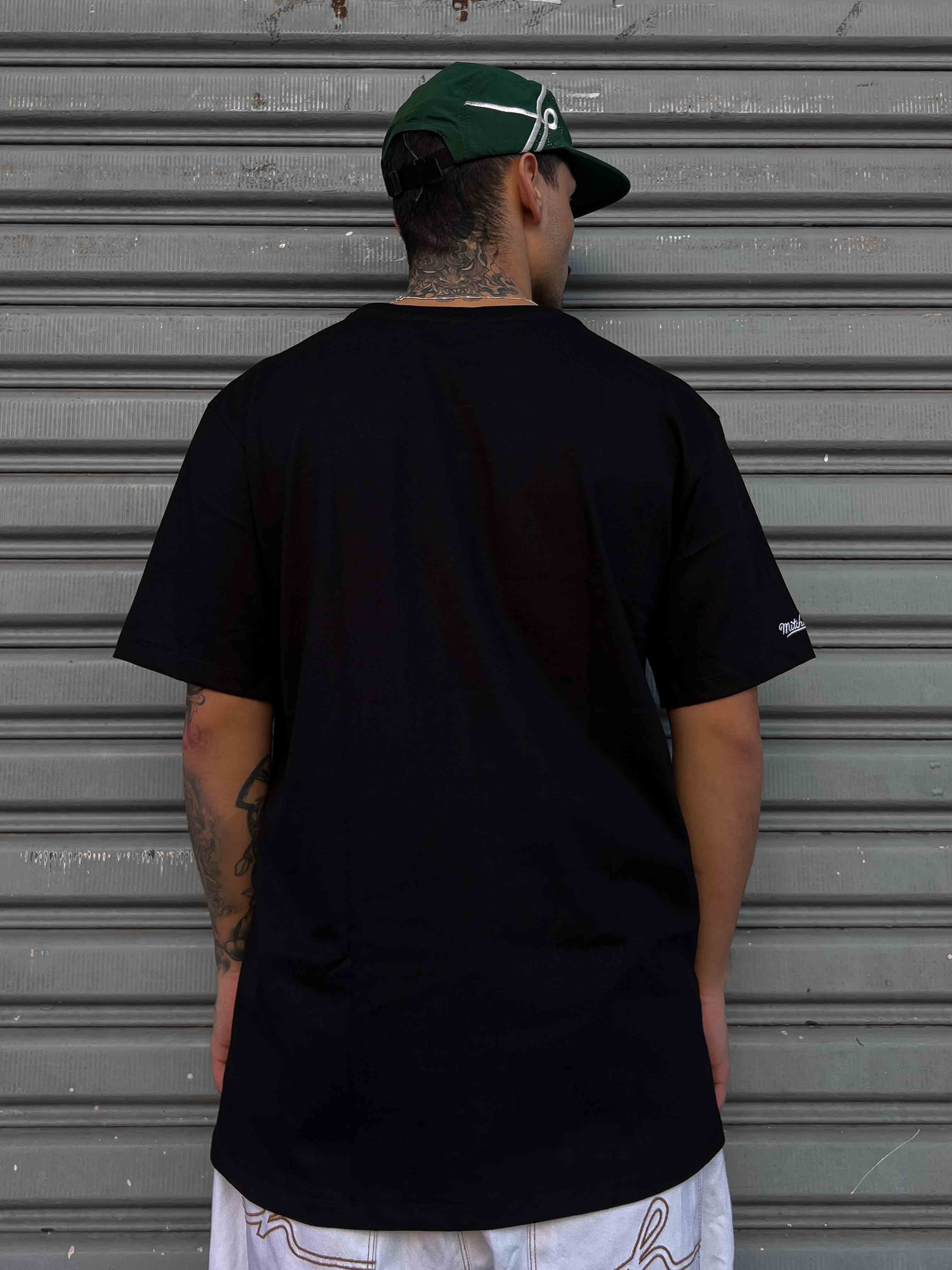 CAMISETA MITCHELL & NESS SLAM MGZ SEATTLE PRETA | TEAHUPOO