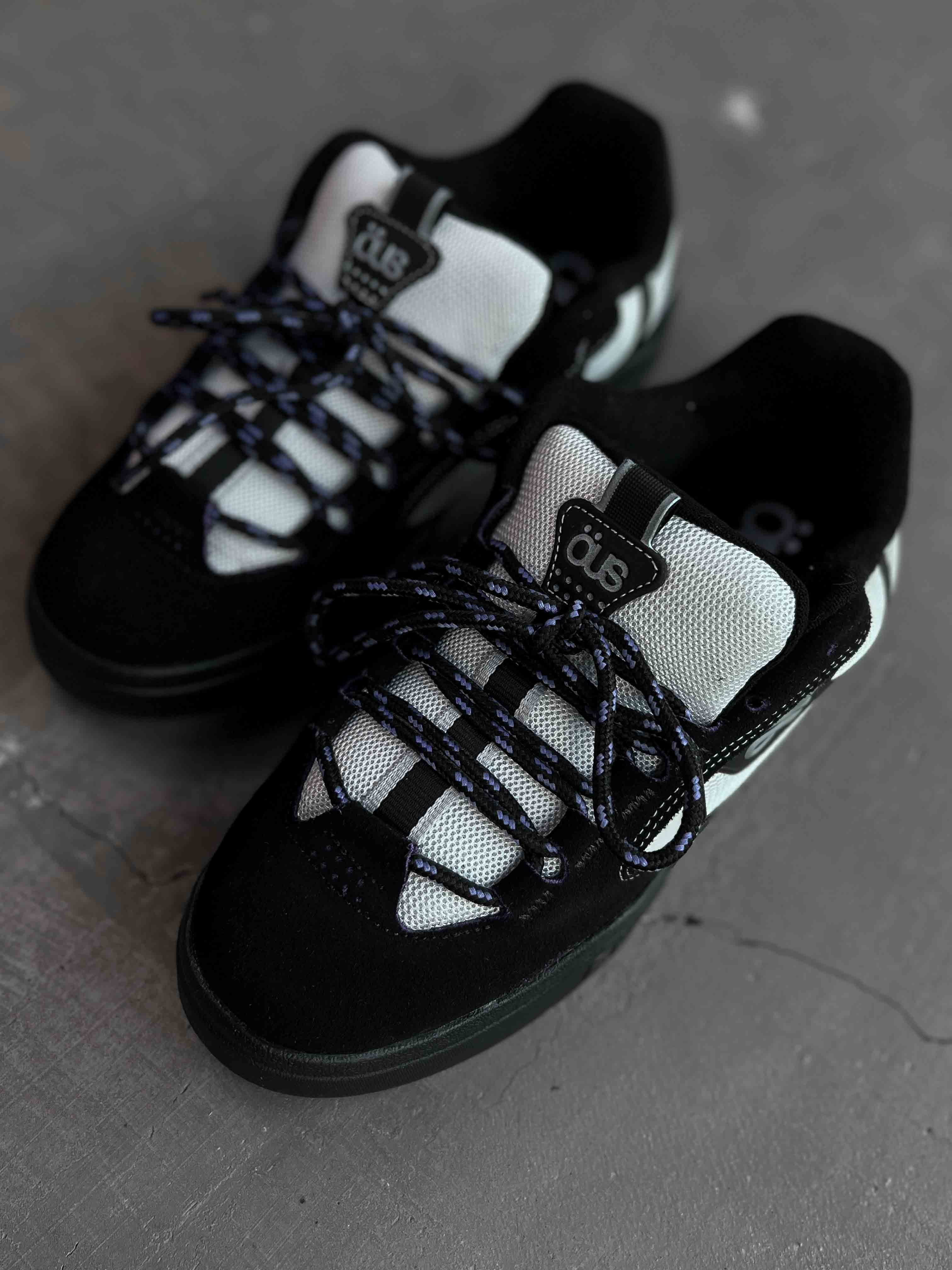 In the Woods...ブラックメタル　blackl TÊNI ÖUS FLUENTE GTX BLACK PIANO ESSENCIAL | TEAHUPOO