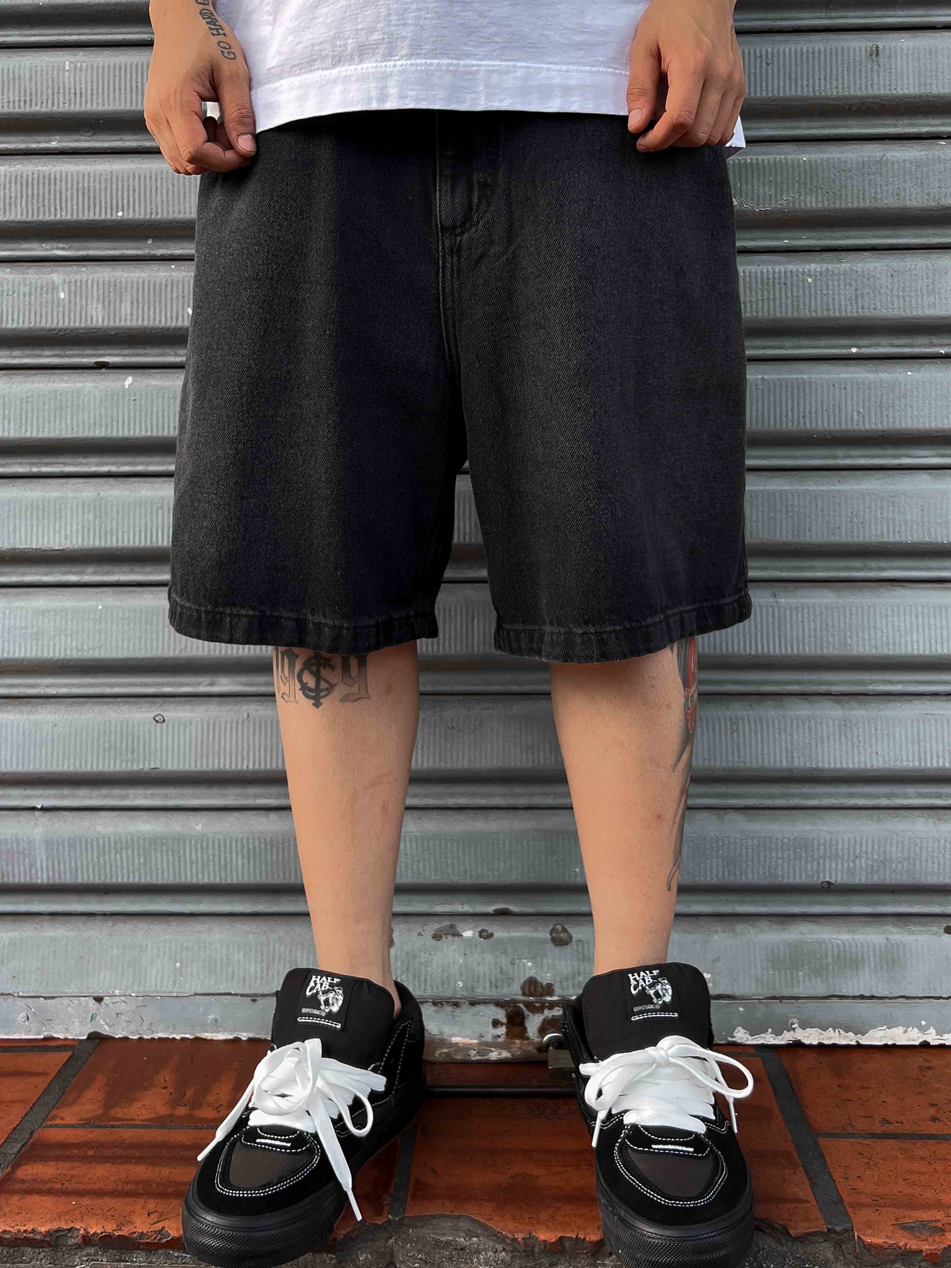 BERMUDA ORANGE WALK JEANS BLACK STONE DENIN | TEAHUPOO